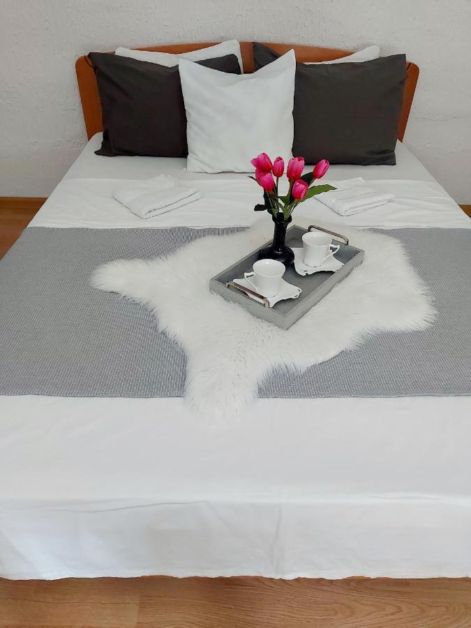 Kuca Na Dan Apartamento Šid Exterior foto